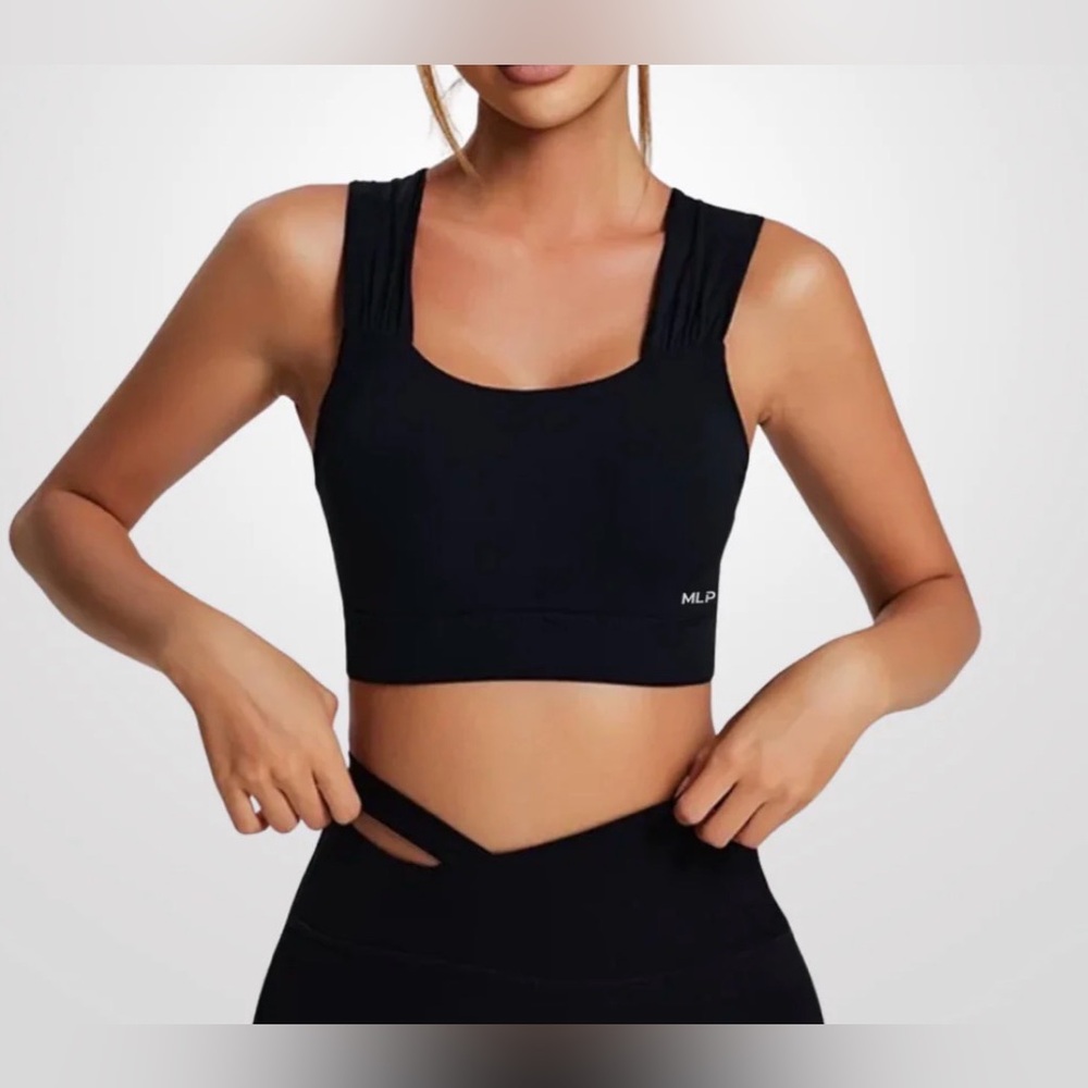 NEW Marie Louise Paris Women's Black Cross-Back Sports Bra - Size 32A